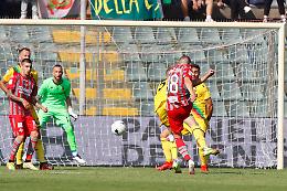 Ternana battuta (2-0), la Cremonese vola nell'alta classifica