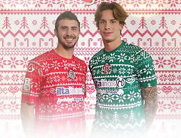 Cremonese, con il Crotone maglia natalizia per progetto benefico
