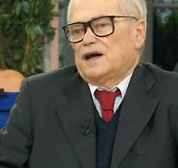 A «I Fatti Vostri» l'odissea greca di un anziano tifoso picchiato dalla polizia