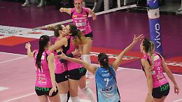 Volley serie A1, pazza Casalmaggiore a Bergamo: rimonta e mezza salvezza