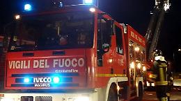 Auto in fiamme vicino all’ex stabilimento Cogeme, traffico paralizzato