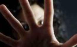 Viola il divieto di avvicinamento alla moglie, arrestato