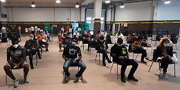 Covid, tutti vogliono la quarta dose. Si riapre la partita hub