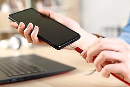 Telefonini e tablet: via libera Ue al caricabatterie unico
