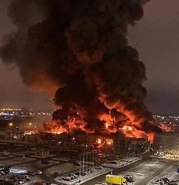 Russia: incendio in un centro commerciale vicino a Mosca, un morto