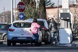 Carburanti, un mese per i nuovi cartelli: multe fino a 600mila euro