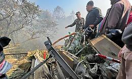 Morte tutte le 72 persone a bordo aereo caduto in Nepal 