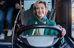 Oggi Letizia Moratti in tour sul suo bus