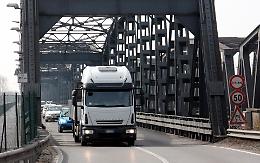 Camion sul Ponte: oltre 7 mila infrazioni nel 2022