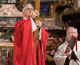 Cerimonia del Venerd&igrave; Santo, il mondo visto dalla croce: il desiderio del bene