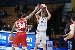 Juvi Ferraroni, sconfitta casalinga contro Chieti (74-76)
