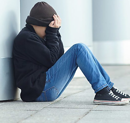 Adolescenti, il don promuove incontri anti-disagio