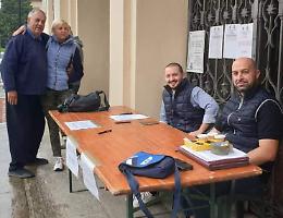 La protesta non si placa, tante firme contro la maxi antenna