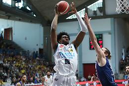 Basket. La Vanoli mitraglia dalla lunga, la Fortitudo cede alla distanza (83-74)