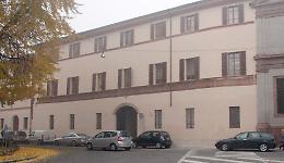 Inquilini Aler sul piede di guerra: "Cento chilometri per consegnare i documenti"