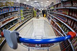 L’inflazione rallenta, ma cibo e utenze sempre cari