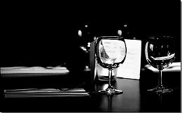 Cena al buio: un’esperienza sensoriale unica per riscoprire i sensi