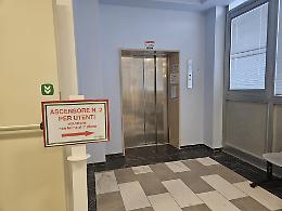 Ascensore guasto in ospedale: "Ci scusiamo per il disagio, attivato un impianto sostitutivo”