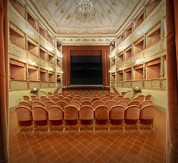 Teatralmente lirico o liricamente teatrale? Le voci dell’opera