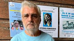 Il collezionista: «Nelle cartoline passa la storia»