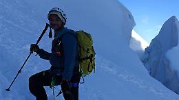 Scala il monte Bianco e ridiscende: l’impresa in 11 ore e mezza