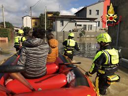 Il Serio ha esondato a Casale Cremasco, vigili del fuoco in azione 