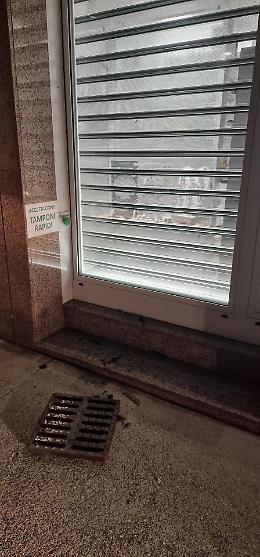 Vandali in azione: tentativo di furto in due farmacie