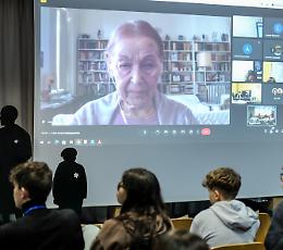 La testimone della Shoah: «Nel buio dell’inferno ho visto cinque luci»
