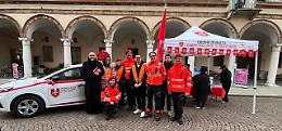 'Angeli' in strada per aiutare i senzatetto