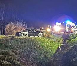 Notte di terrore sulla Provinciale 14: tre ragazzi gravi dopo il fuori strada