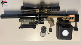Denunciato 51enne con carabina carica e colpo in canna