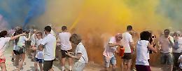 Camminata tra colori e solidarietà