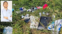 L'area verde ridotta a discarica a cielo aperto