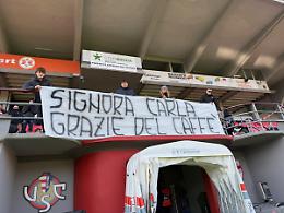 Una targa per la signora Carla: allo Zini commozione e tanti ricordi 