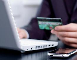 E-commerce: vincono i negozi fisici