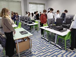 Tragedia di Crans-Montana, gli studenti cremonesi osservano un minuto di silenzio per le vittime