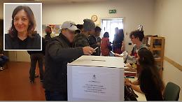 Consulta degli stranieri in coma profondo, la maggioranza stacca la spina