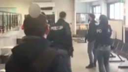 L'aggressore della poliziotta resta in carcere fino a processo