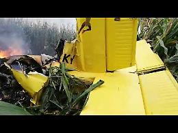 VIDEO Aereo precipitato, le prime immagini subito dopo lo schianto al suolo