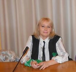 Dopo le frasi razziste scritte su Facebook da Rossella Colombo (capogruppo della Lega nel consiglio comunale di Palazzo Pignano) pensi che dovrebbe essere espulsa dal partito? 
