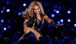 Intitolato semplicemente Beyoncé il quinto disco della pop star americana