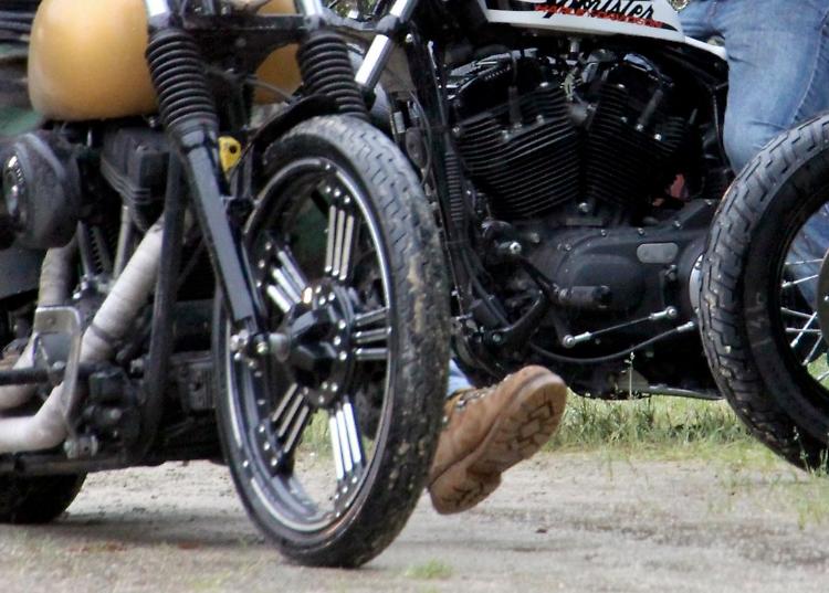 Motociclisti aggrediscono ciclisti nel Parco dell'Etna, due denunce