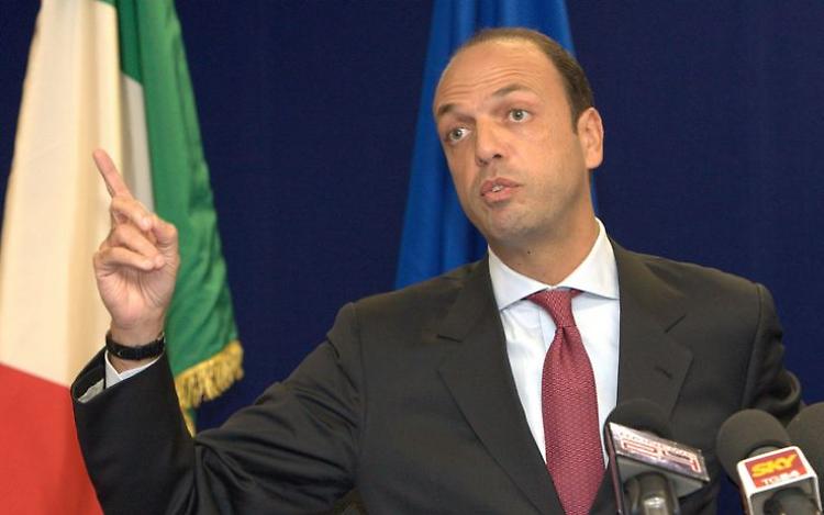 Cresce l'allarme terrorismo, il ministro Alfano: 48 italiani con l'Isis