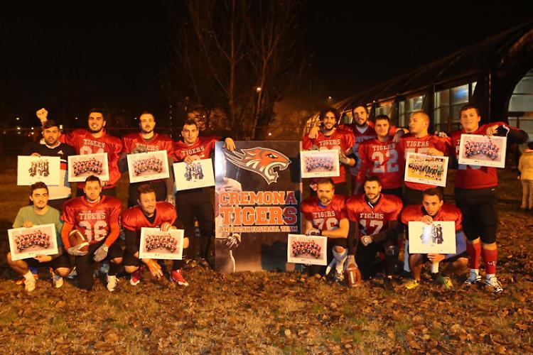 Cremona. I calendari di Movember al Campo Po 3 durante l'allenamento dei Tigers