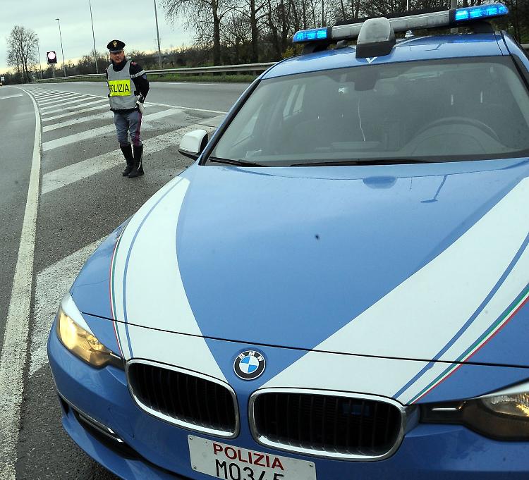 Ubriachi alla guida, multa e patente ritirata a due fidanzati