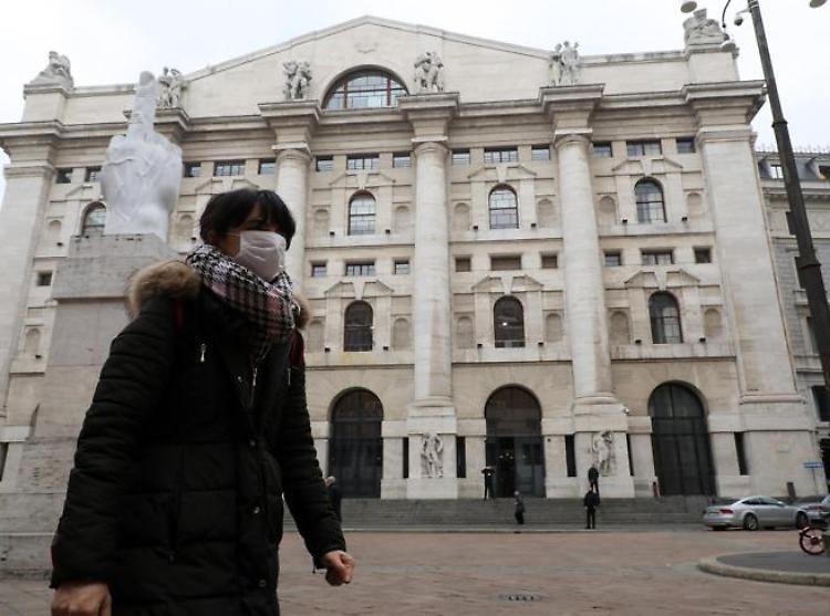 Borsa Milano chiude in negativo a -3,5%