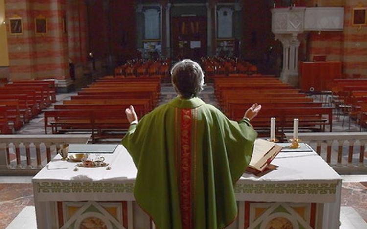 Coronavirus, Fontana chiede a Conte via libera alle  messe