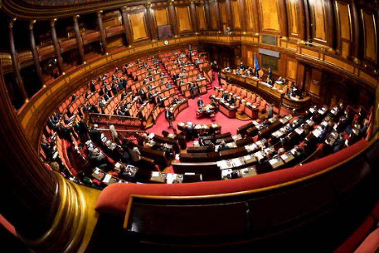 No della Cei al ddl contro l'omofobia: "Rischio di derive liberticide"