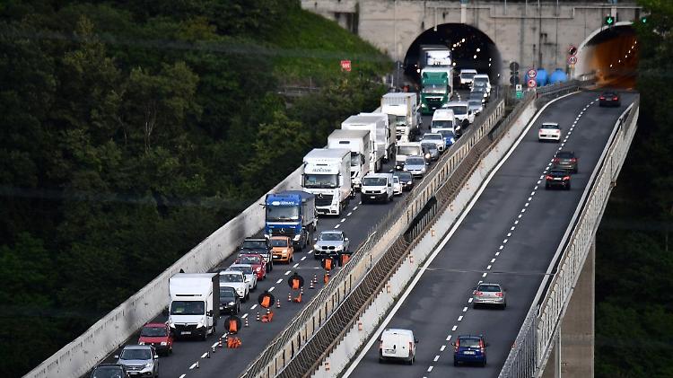 Cantieri autostrade liguri: cinque km di coda sull'A10