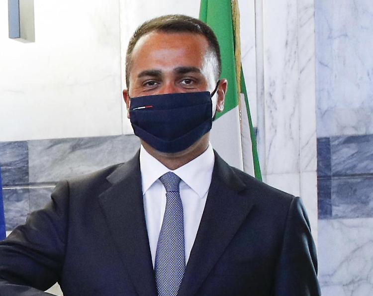 Di Maio: fuori dal mondo mettere Conte in discussione